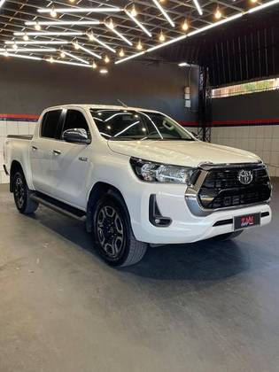 TOYOTA HILUX 2.8 D-4D TURBO DIESEL CD SR 4X4 AUTOMÁTICO